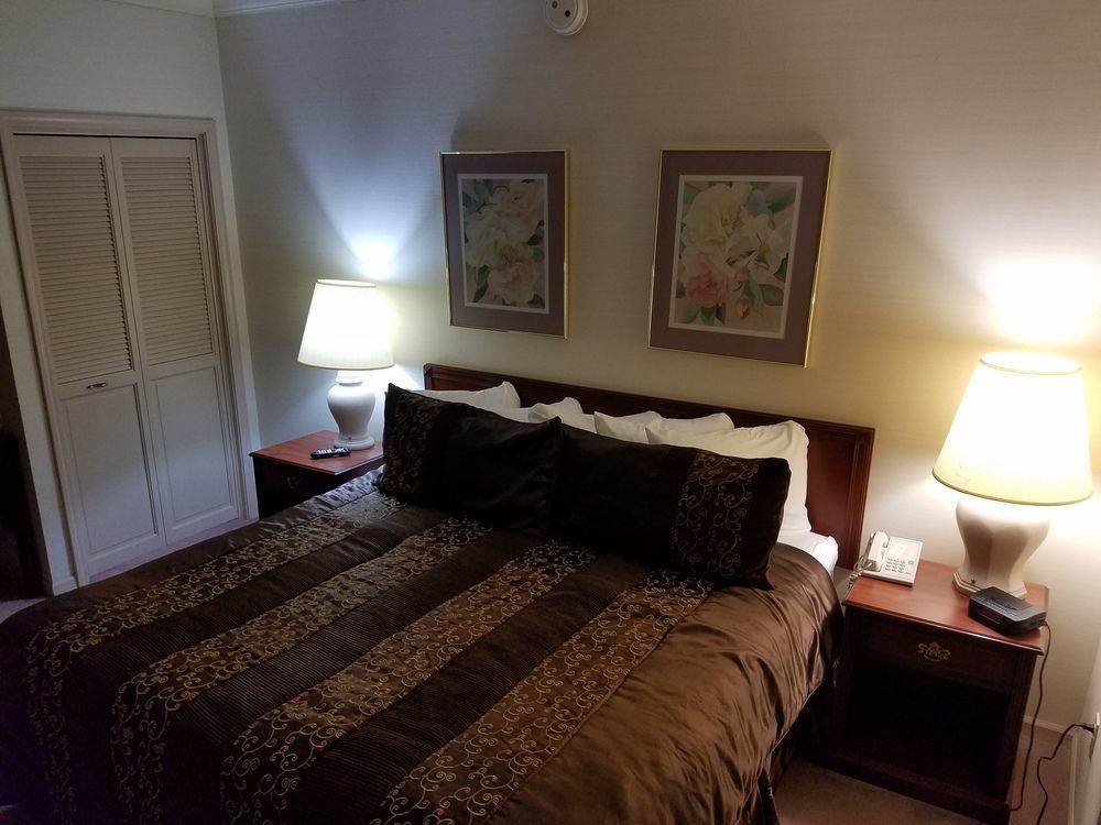 Days Inn By Wyndham Midland Bagian luar foto