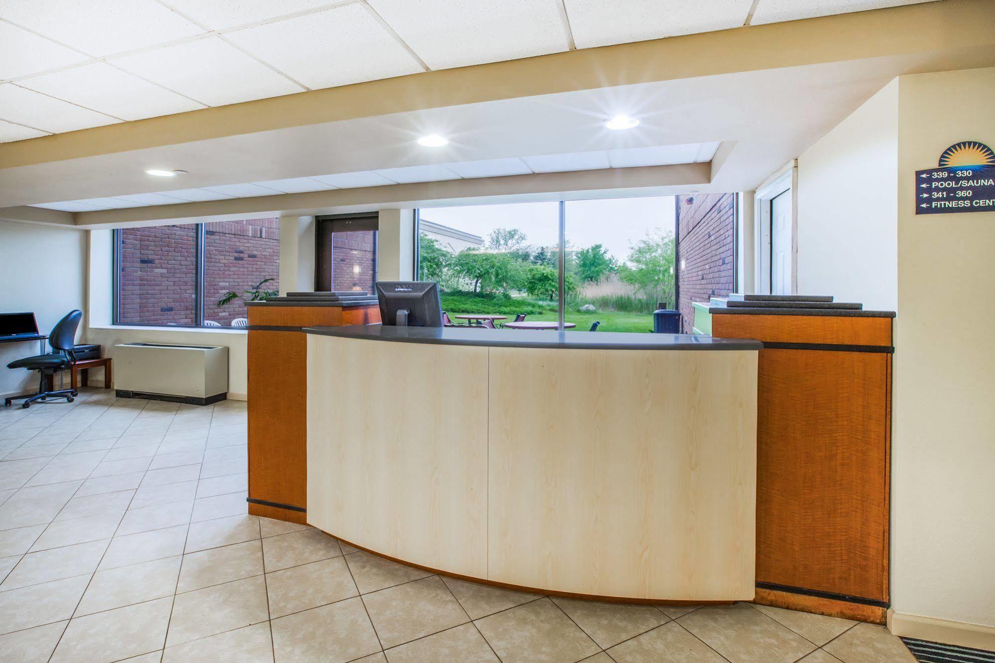 Days Inn By Wyndham Midland Bagian luar foto